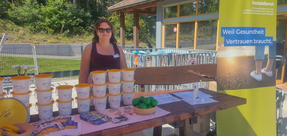 Infostand des Gesundheitsamts im Schätzlerbad