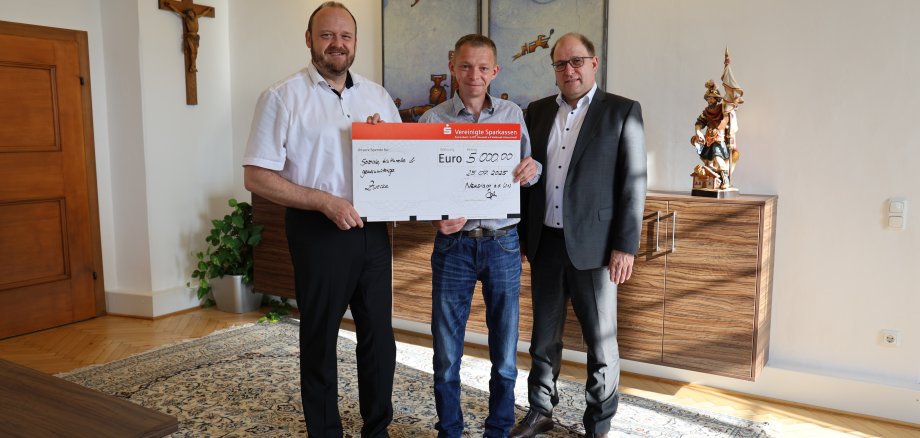 FC Kaltenbrunn erhält 5000 Euro von den Vereinigten Sparkassen