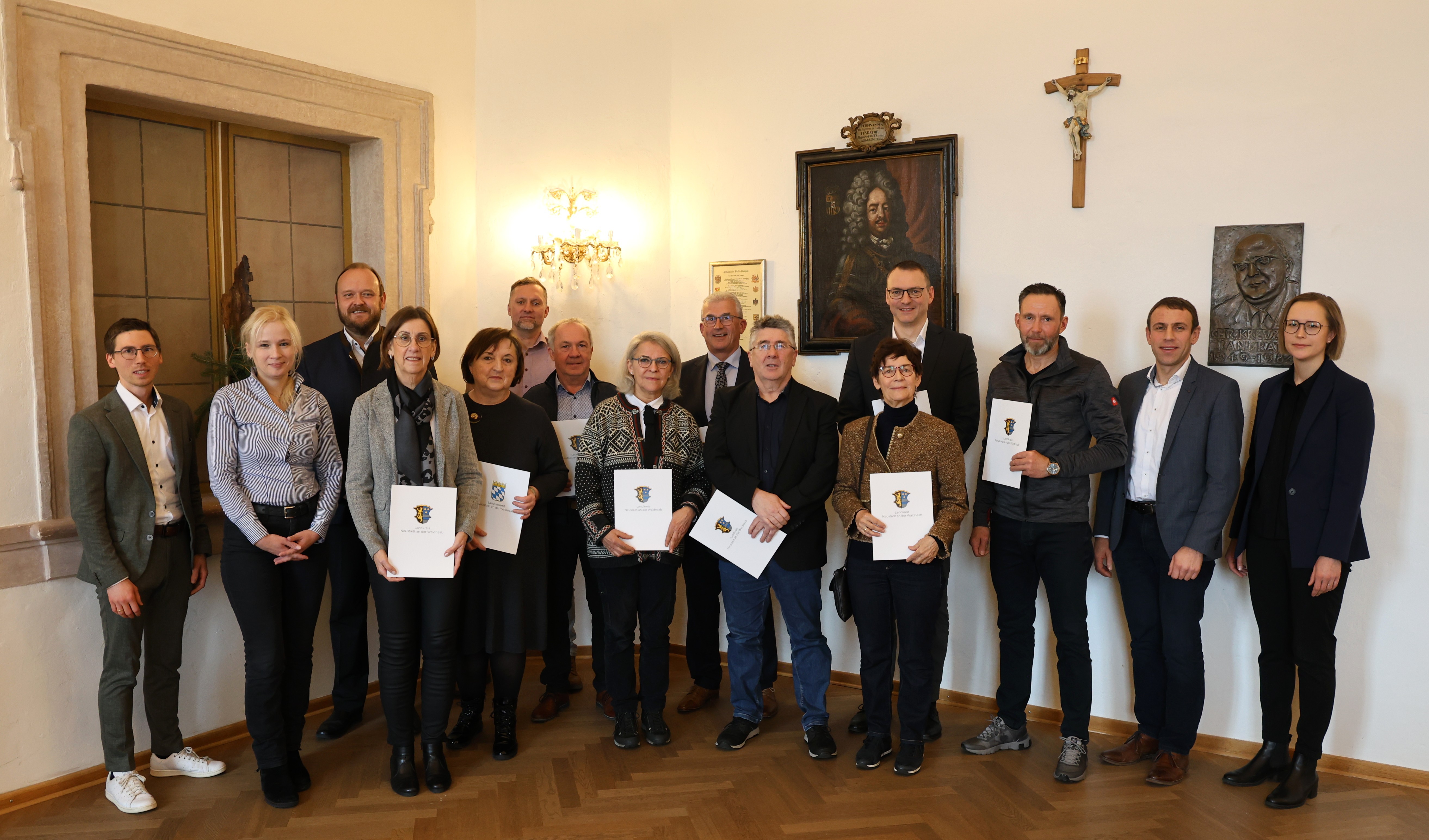 2025-12-19 Ehrung Verabschiedung Bedienstete LRA NEW