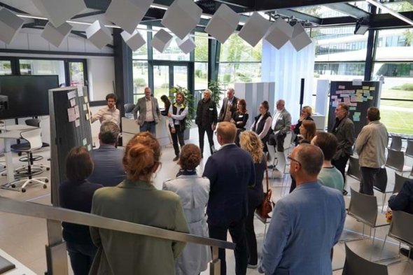 Regionalen Bildungsexpertinnen und -experten tauschen sich beim Jahrestreffen 2025 des Bildungsbeirates aus.