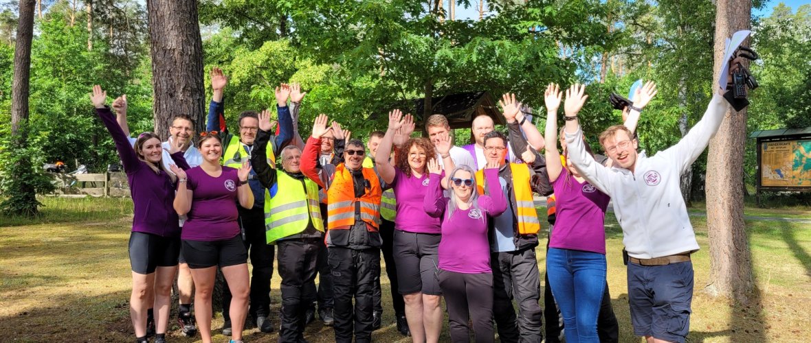 Gruppenfoto mit allen Helfen bei der NEW Radltour