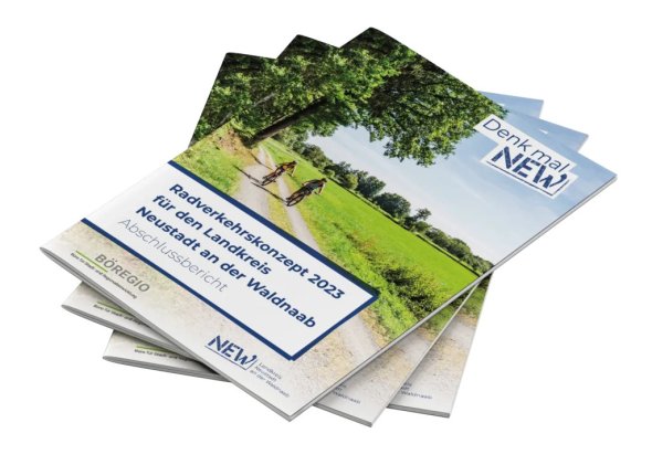 Titelbild Radverkehrskonzept für den Landkreis Neustadt an der Waldnaab Gedruckte Broschüre mit dem Titel 2Radverkehrskonzept 2023 für den Landkreis Neustadt an der Waldnaab – Abschlussbericht"