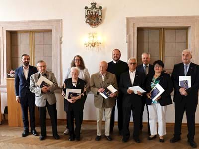 Verleihung der Ehrenzeichen des Bayerischen Ministerpräsidenten an sechs verdiente Persönlichkeiten