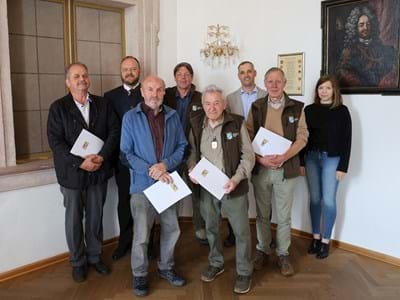 Landrat Andreas Meier ehrt langjährig aktive Naturschützer für ihr Engagement