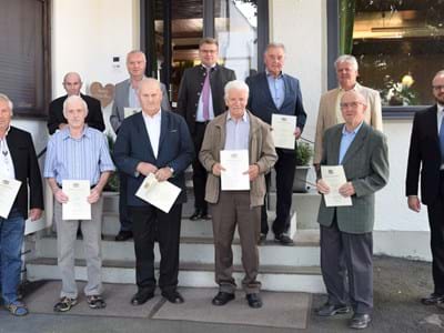 Die Feldgeschworenen wurden für 25, 40 und 50 Jahre ehrenamtliches Engagement geehrt