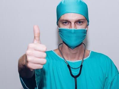 doctor-ge1210877c_1920.jpg